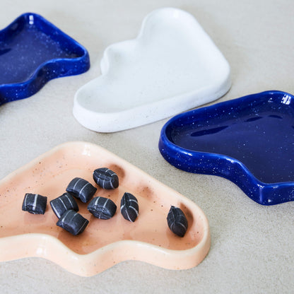 Ceramic Wave Tray – Speckled Peach (Triangle)
