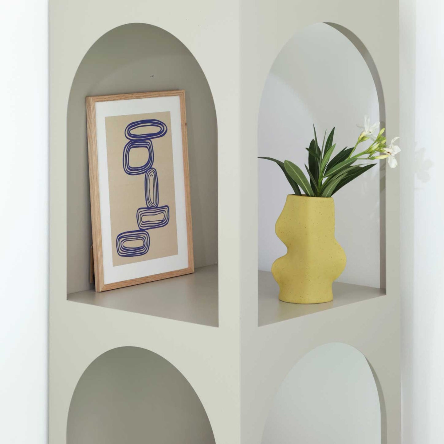 Fluxo Ceramic Vase – Medium Pistachio Green