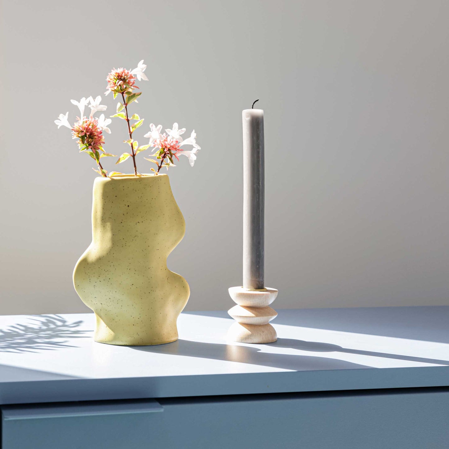 Fluxo Ceramic Vase – Medium Pistachio Green